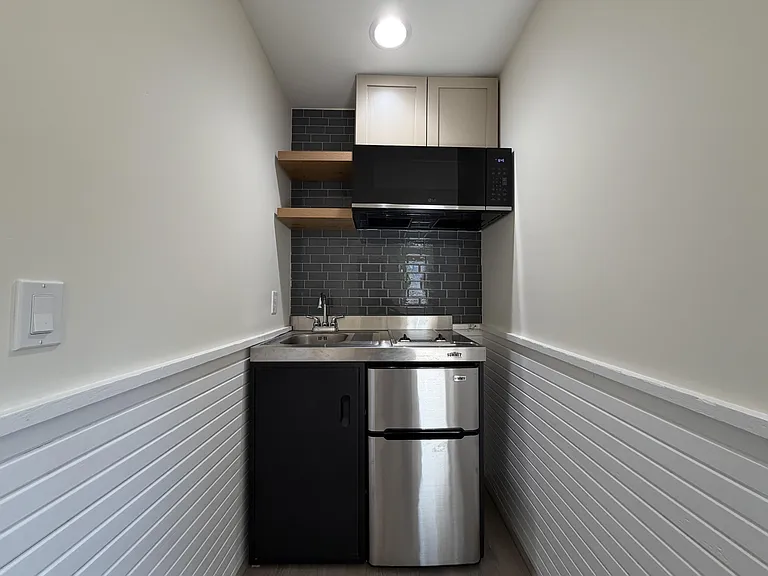 20361 Adkinson Ln — Photo 10