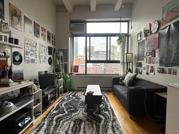 12 Stoneholm St APT 530, Boston, MA 02115