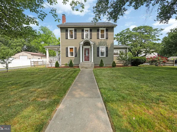 594 Orchard Rd, Carneys Pt, NJ 08069