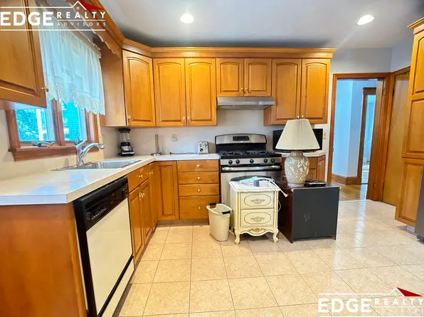 494 Washington St #1, Brighton, MA 02135