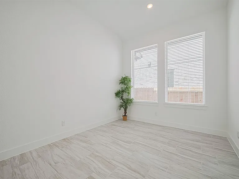 3328 Voda Bend Dr — Photo 6