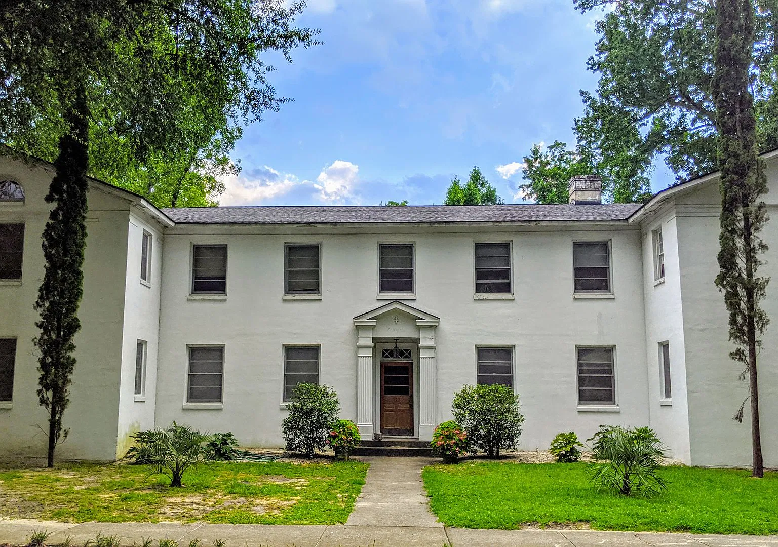 127 S Harden Street — Photo 1
