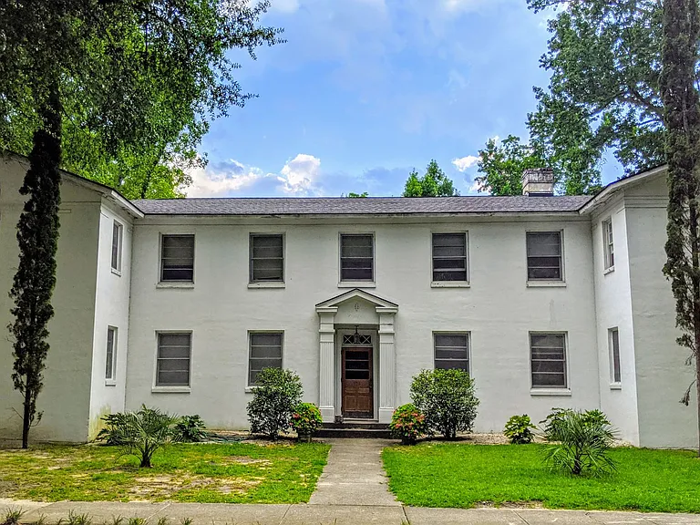 127 S Harden Street — Photo 1