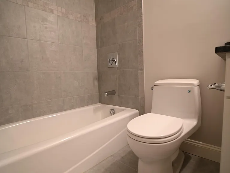19 Roberts St #3 — Photo 10