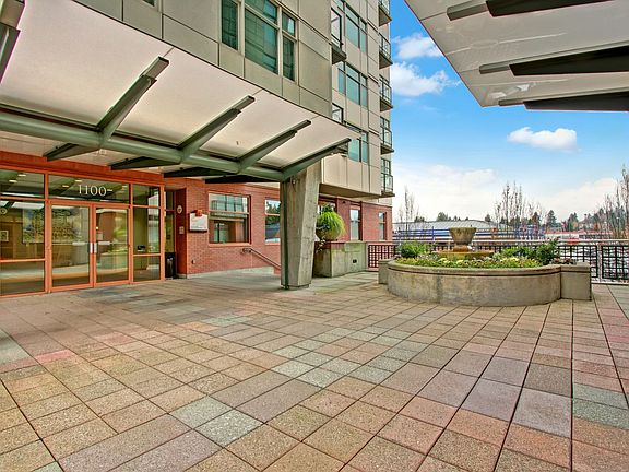 3rd image of 1100 106th Ave NE APT 801