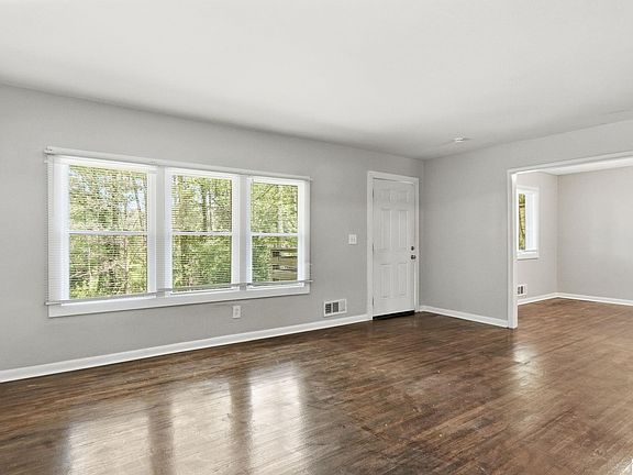 2nd image of 8809 Valleybrook Rd