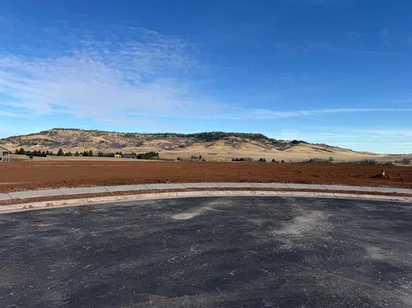 2884 SW Eetclover Cir, Spearfish, SD 57783