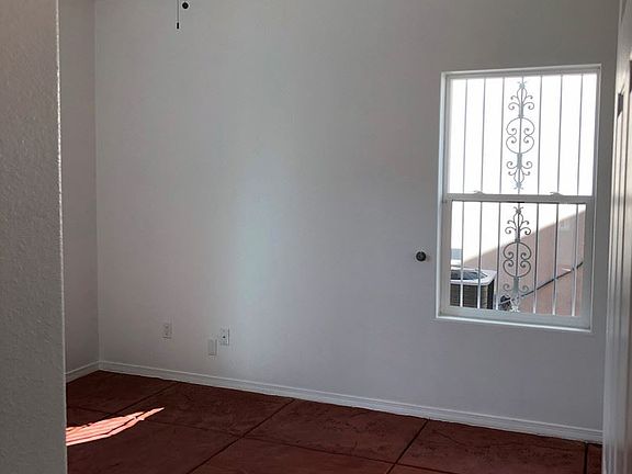 5th image of 1703 Lomas Blvd NW APT E