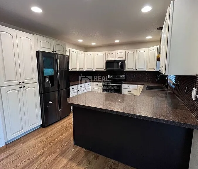 2511 Glendale Ct — Photo 6