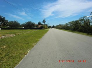 10198 NW 133rd St, Hialeah Gardens, FL 33018