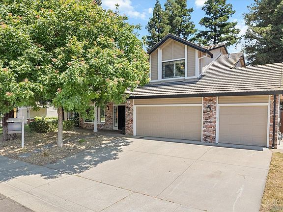 2nd image of 345 Fountain Way