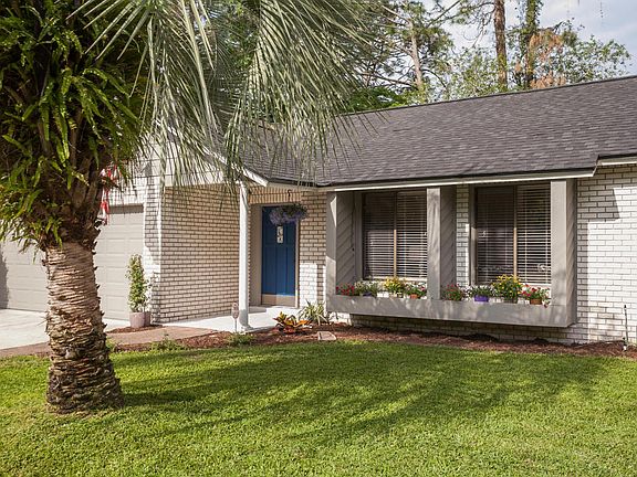 3rd image of 11504 Pine Forest Ct