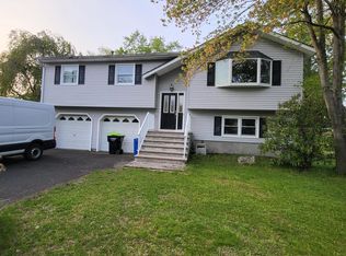 39 Sheffield Ave, Monroe Township, NJ 08831