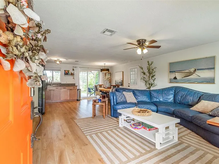 2586 Auburn Blvd — Photo 7