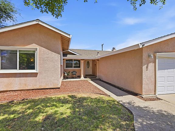 2nd image of 8225 Lake Forest Dr