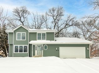 2094 Heath Ave N, Oakdale, MN 55128