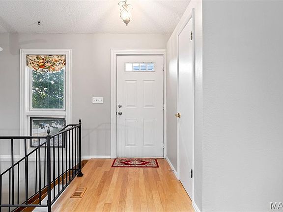 3rd image of 1559 Beacon Woods Ct