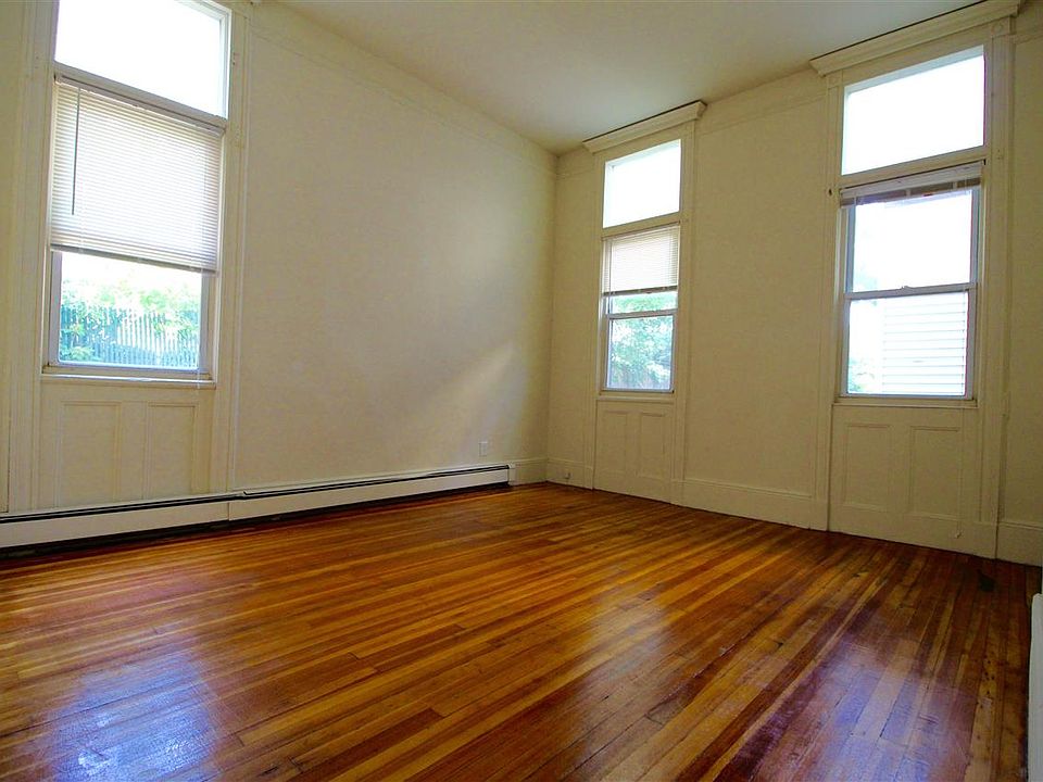 2nd image of 491 Palisade Ave #1L