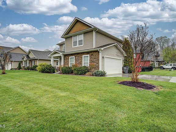 2nd image of 2916 Royal Mile Dr