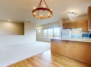 2421 N Village Dr, Santa Rosa, CA 95403