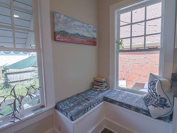 5th image of 315 N Washington Ave