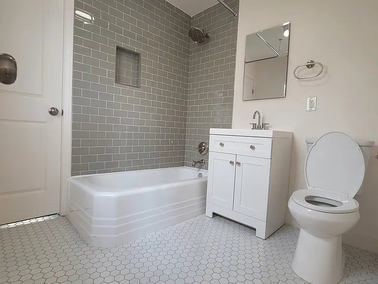 1911 Griffin Ave #1 — Photo 9