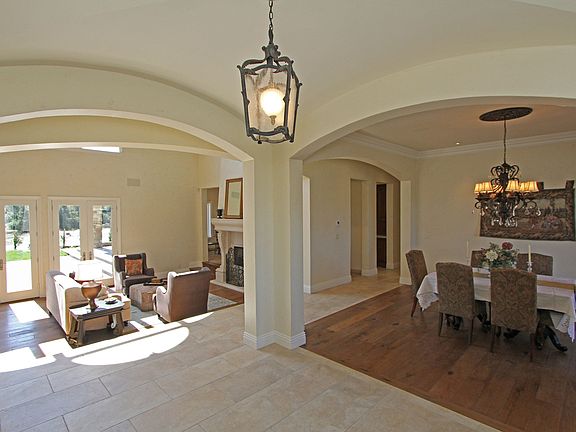 Entry way 