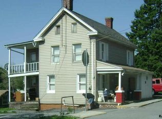 35 E High St, Red Lion, PA 17356