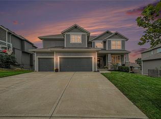 20457 W 107th Ter, Olathe, KS 66061