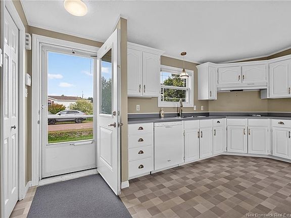 3rd image of 12 Martigny St
