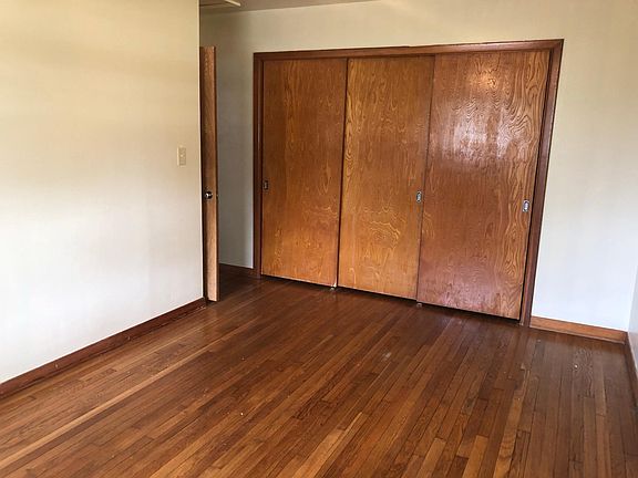 2nd image of 1705 W Roberts St