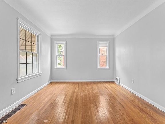 4th image of 5137 E 117th St