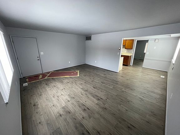 2nd image of 428 N Evans St #3