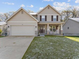912 San Luis Dr, Fenton, MO 63026