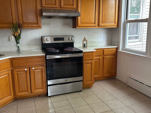 3956 Victory Blvd #1