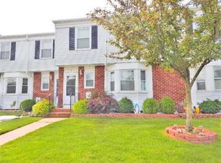 4 Gardenia Ct, Sayreville, NJ 08872