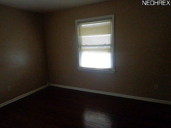 4th image of 26901 Forestview Ave