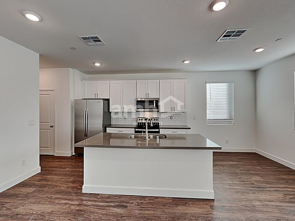 5th image of 3357 Blodwen St