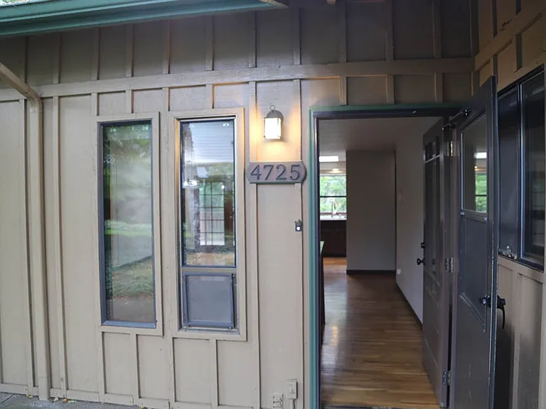 4725 NW Sonja Pl — Photo 1