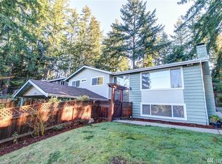19418 10th Ave NE, Seattle, WA 98155