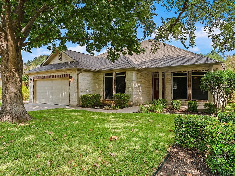 1st image of 302 Brazos Dr