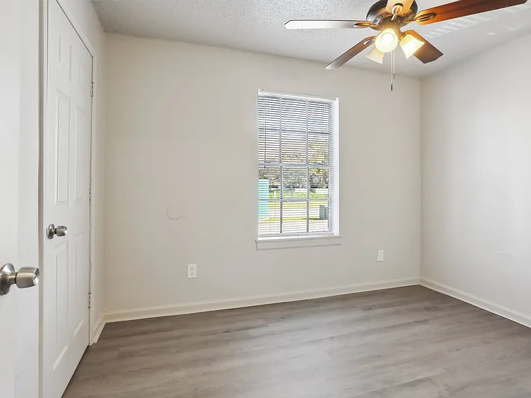 6782 Bundy Rd — Photo 4