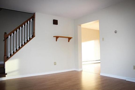 5th image of 26 Williams Pl #1