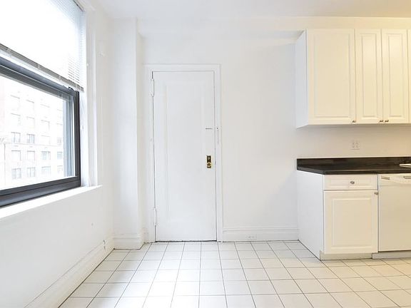 4th image of 340 E 57th St APT 7D