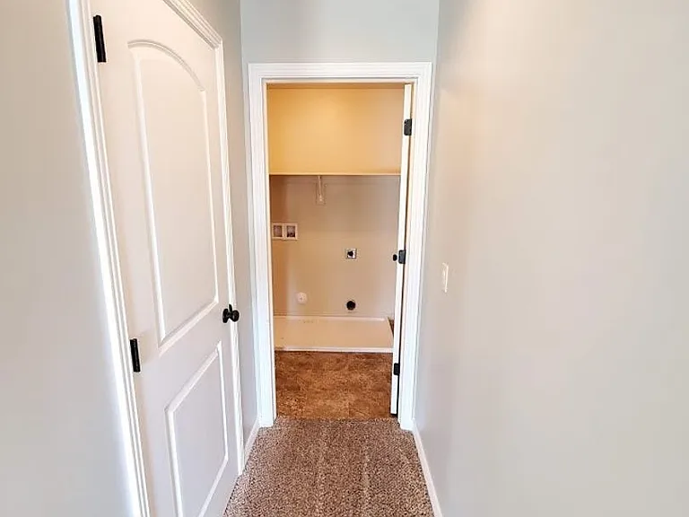 671 N Bluffview Cir — Photo 21
