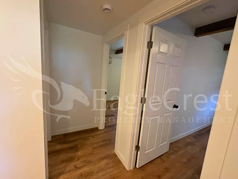 810 E Sumach St — Photo 7