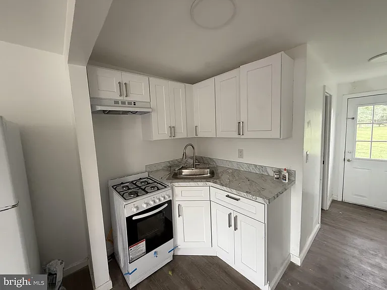 124 E Main St #2 — Photo 10