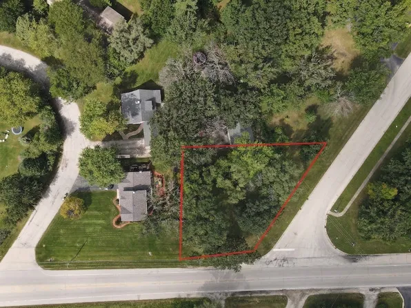 142 Castlewood Dr, Lemont, IL 60439