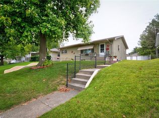 2228 Oaklawn Dr, Decatur, IL 62526