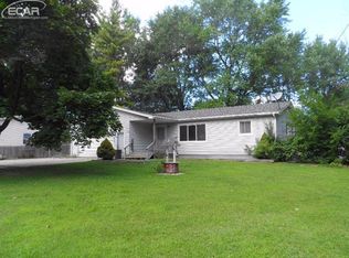 1133 Schumacher Ave, Burton, MI 48529